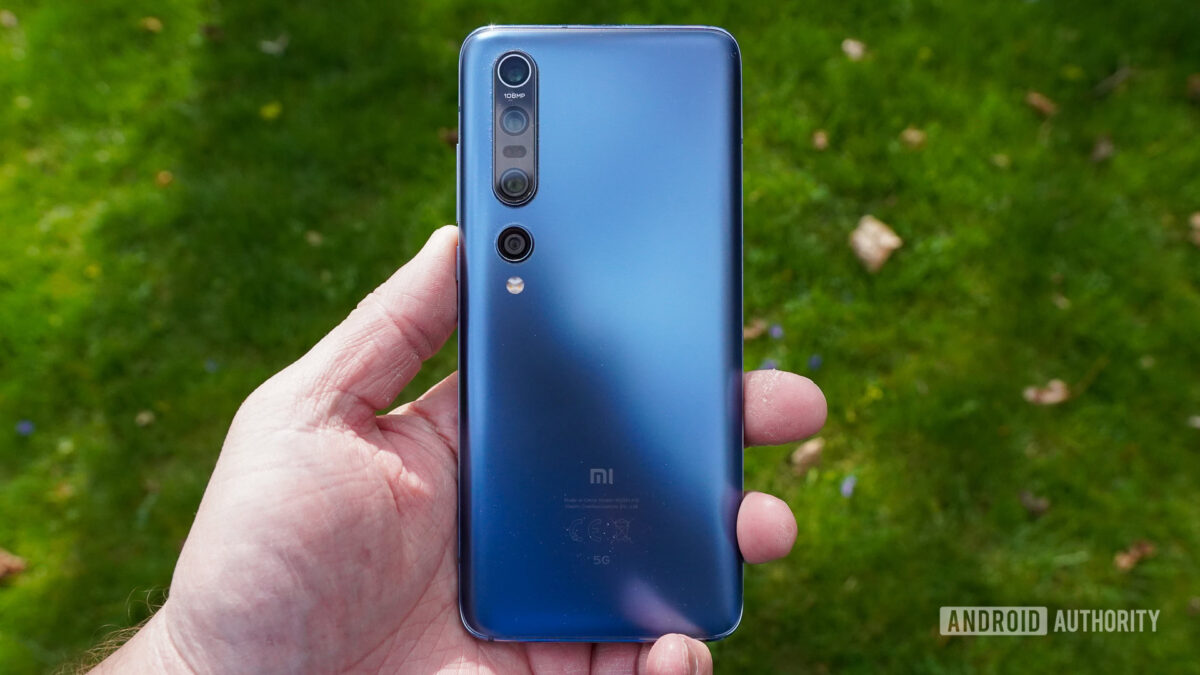 Xiaomi-Mi-10-Pro-with-grass Mi 10 5g Original Back Panel Replacement – Blue Color - Image 1